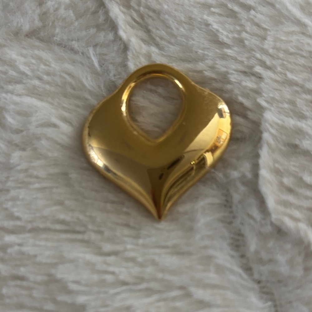 Gold Tone‎ Heart-Shaped Pendant